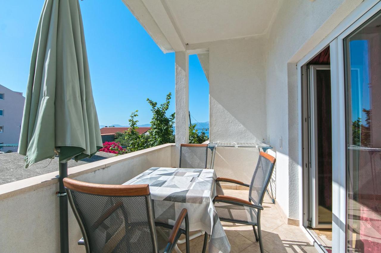 Apartments By The Sea Zivogosce - Blato, Makarska - 1057 Blato  Екстериор снимка