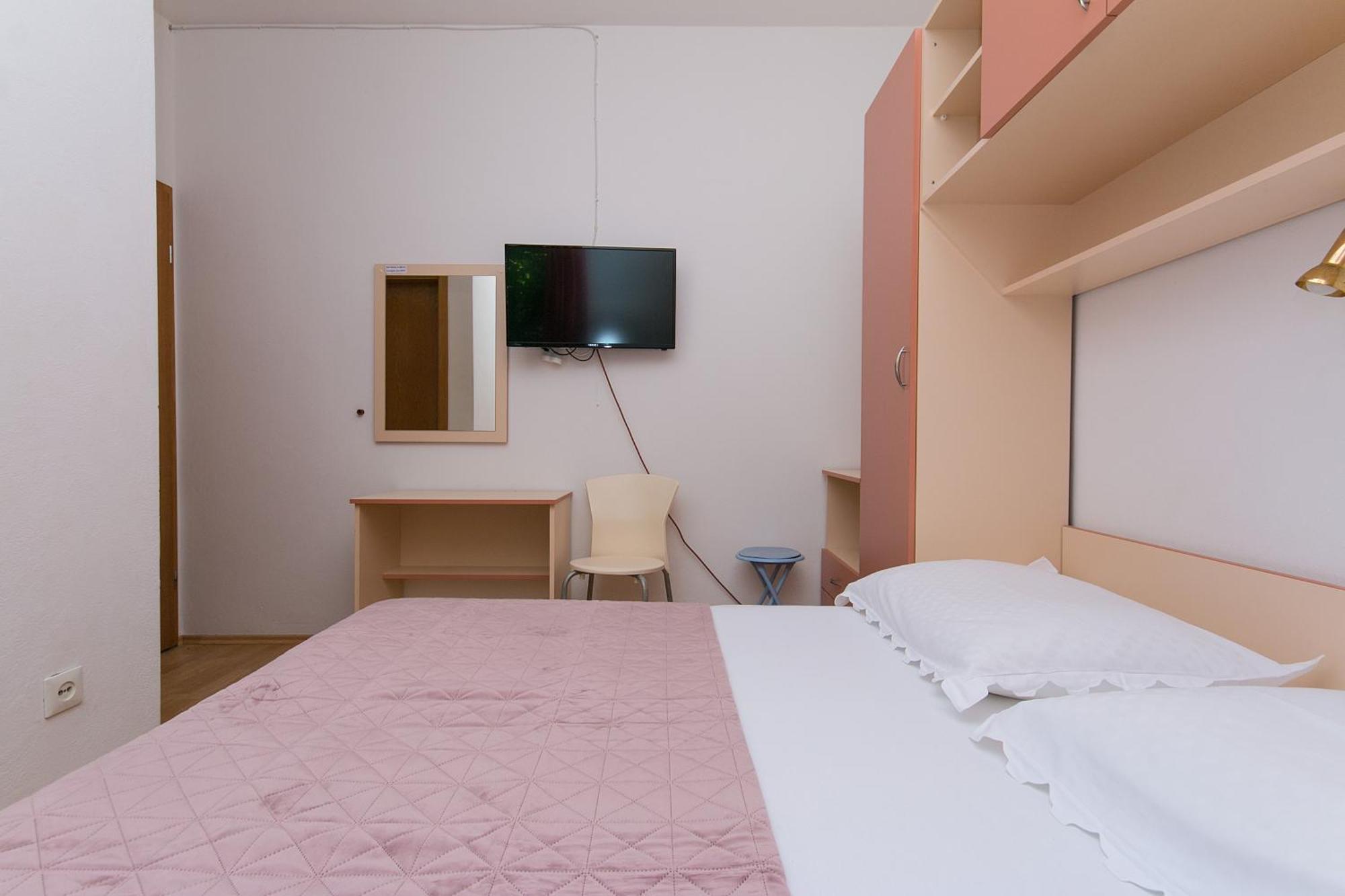 Apartments By The Sea Zivogosce - Blato, Makarska - 1057 Blato  Стая снимка