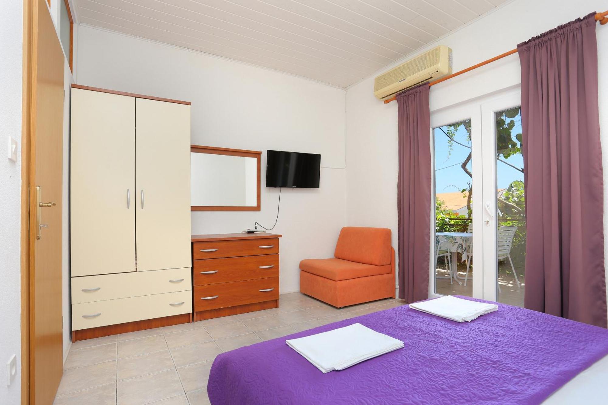Apartments By The Sea Zivogosce - Blato, Makarska - 1057 Blato  Стая снимка